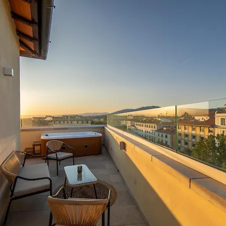 Penthouse With Terrace Over דירה פירנצה