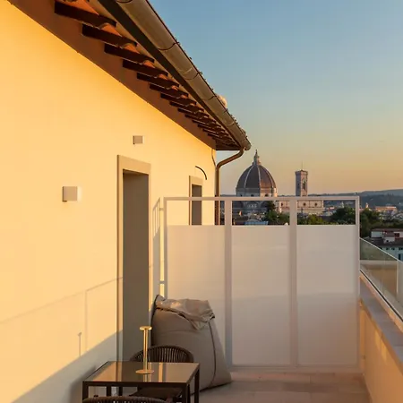 アパート Penthouse With Terrace Over
