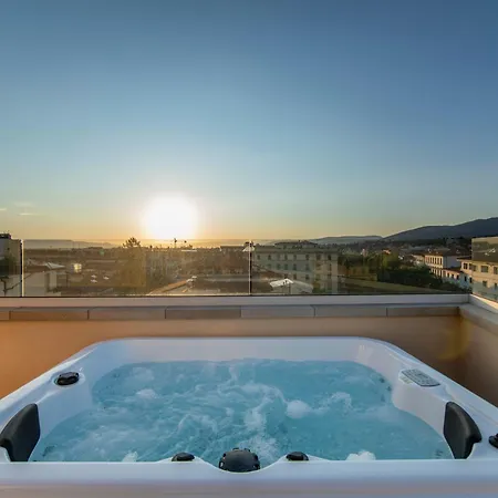 アパート Penthouse With Terrace Over *