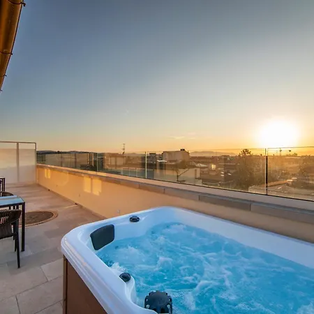 Appartement Penthouse With Terrace Over *